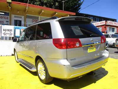 2008 Toyota Sienna XLE - Photo 8 - Seattle, WA 98103