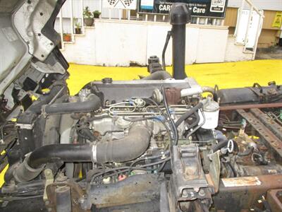 1999 Isuzu NPR Tilt Cab - Photo 24 - Seattle, WA 98103