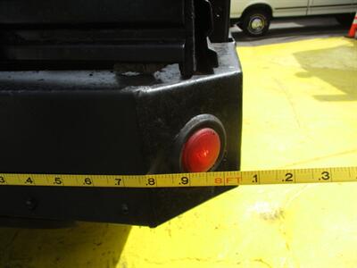 1999 Isuzu NPR Tilt Cab - Photo 9 - Seattle, WA 98103