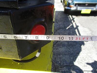 1999 Isuzu NPR Tilt Cab - Photo 13 - Seattle, WA 98103