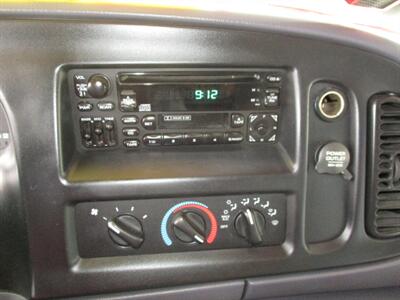 2000 Dodge Ram Van B3500 - Photo 14 - Seattle, WA 98103
