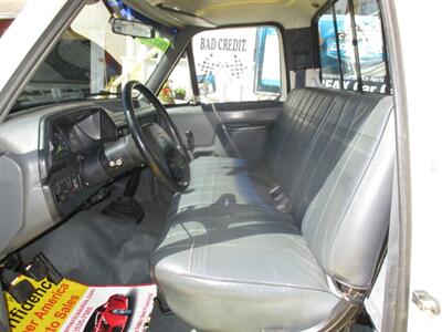 1991 Ford F-250 XL   - Photo 13 - Seattle, WA 98103