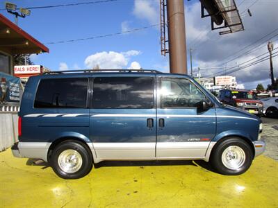 2000 Chevrolet Astro   - Photo 5 - Seattle, WA 98103