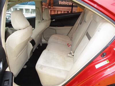 2014 Toyota Camry LE   - Photo 12 - Seattle, WA 98103