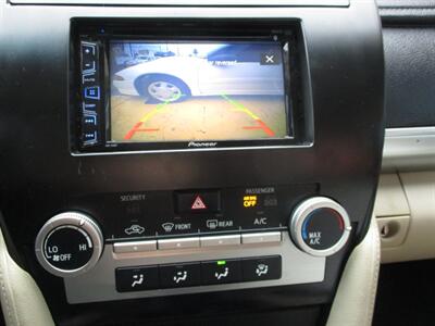 2014 Toyota Camry LE   - Photo 16 - Seattle, WA 98103