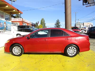 2014 Toyota Camry LE   - Photo 9 - Seattle, WA 98103