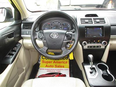 2014 Toyota Camry LE   - Photo 13 - Seattle, WA 98103
