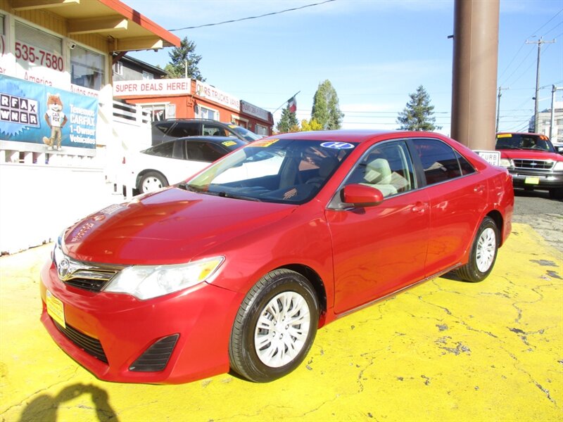 2014 Toyota Camry LE - Photo 1 - Seattle, WA 98103