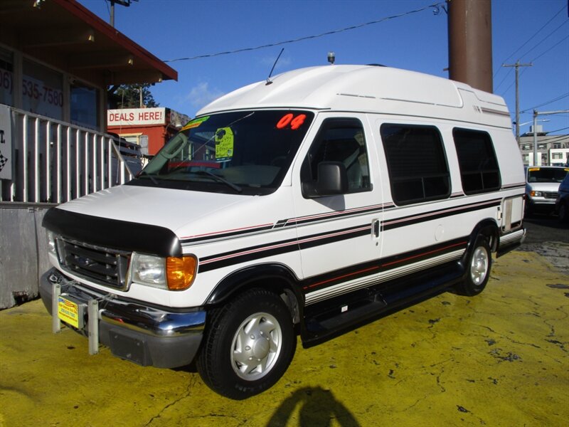 2004 Ford Econoline Van Commercial's photo