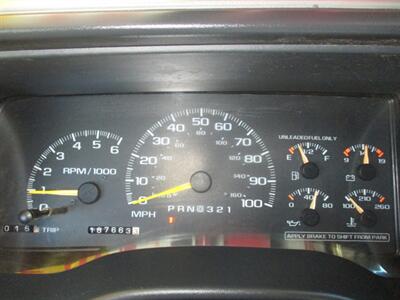 1998 GMC Sierra 2500 SLE - Photo 13 - Seattle, WA 98103