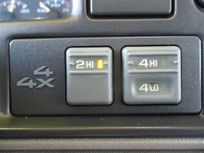 1998 GMC Sierra 2500 SLE - Photo 16 - Seattle, WA 98103