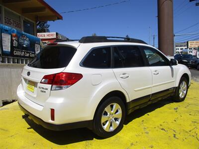 2011 Subaru Outback 3.6R Limited   - Photo 6 - Seattle, WA 98103