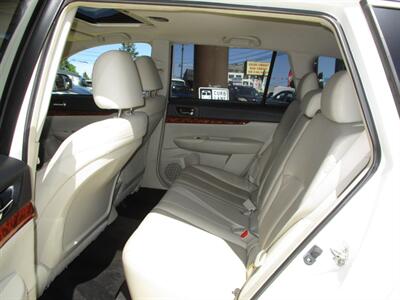 2011 Subaru Outback 3.6R Limited   - Photo 13 - Seattle, WA 98103