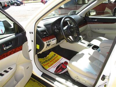 2011 Subaru Outback 3.6R Limited   - Photo 11 - Seattle, WA 98103