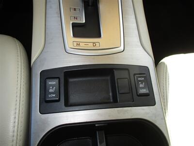 2011 Subaru Outback 3.6R Limited   - Photo 17 - Seattle, WA 98103