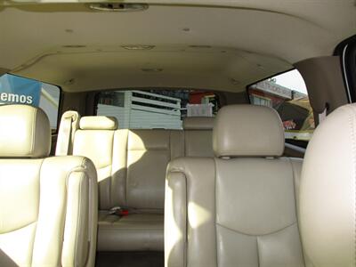 2005 Chevrolet Suburban 1500 LT   - Photo 12 - Seattle, WA 98103