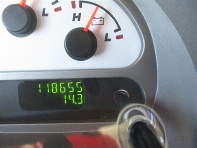 2004 Ford Explorer Sport Trac XLS - Photo 18 - Seattle, WA 98103