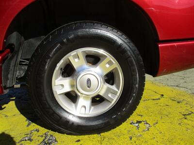 2004 Ford Explorer Sport Trac XLS - Photo 25 - Seattle, WA 98103