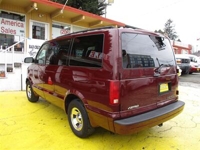 2001 Chevrolet Astro LS   - Photo 8 - Seattle, WA 98103