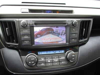 2013 Toyota RAV4 XLE - Photo 17 - Seattle, WA 98103