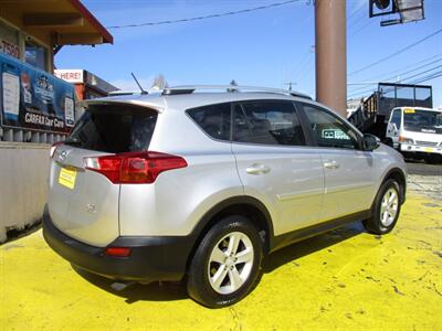 2013 Toyota RAV4 XLE   - Photo 6 - Seattle, WA 98103