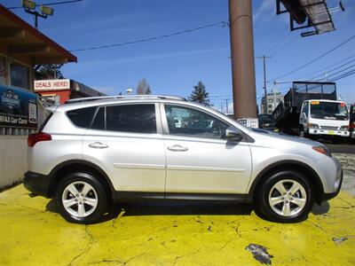 2013 Toyota RAV4 XLE   - Photo 5 - Seattle, WA 98103