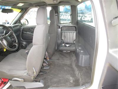 2003 GMC Sonoma SL - Photo 13 - Seattle, WA 98103