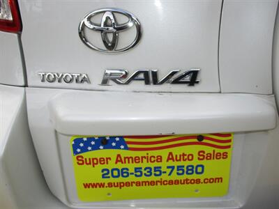 2009 Toyota RAV4 Limited - Photo 20 - Seattle, WA 98103
