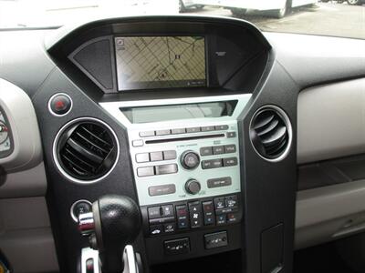 2009 Honda Pilot Touring w/Navi   - Photo 17 - Seattle, WA 98103