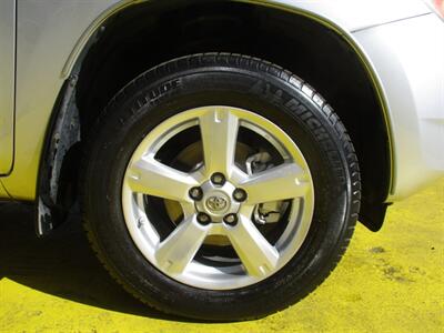 2006 Toyota RAV4 - Photo 20 - Seattle, WA 98103