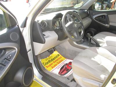 2006 Toyota RAV4 - Photo 11 - Seattle, WA 98103