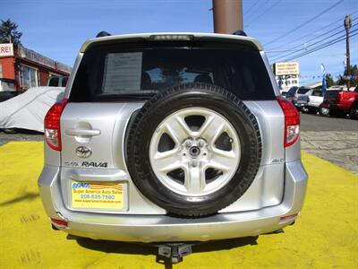 2006 Toyota RAV4 - Photo 7 - Seattle, WA 98103