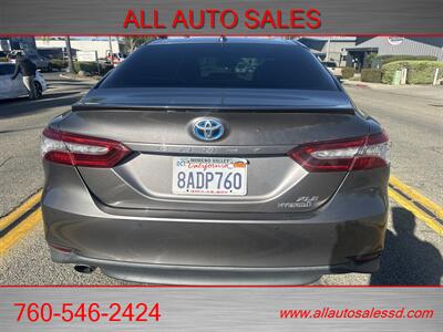 2018 Toyota Camry Hybrid XLE   - Photo 10 - Escondido, CA 92029