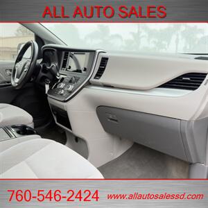 2016 Toyota Sienna LE 8-Passenger   - Photo 16 - Escondido, CA 92029