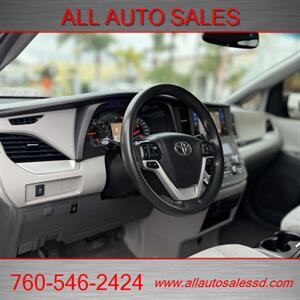 2016 Toyota Sienna LE 8-Passenger   - Photo 13 - Escondido, CA 92029