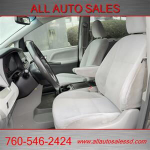 2016 Toyota Sienna LE 8-Passenger   - Photo 18 - Escondido, CA 92029