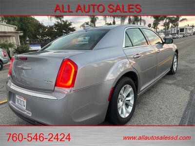 2015 Chrysler 300 Series Limited   - Photo 11 - Escondido, CA 92029