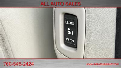 2013 Honda Odyssey EX-L w/Navi - Photo 19 - Escondido, CA 92029