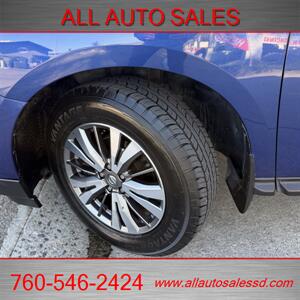 2019 Nissan Pathfinder SV   - Photo 2 - Escondido, CA 92029