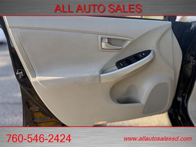 2014 Toyota Prius Three   - Photo 26 - Escondido, CA 92029