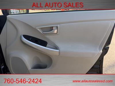 2014 Toyota Prius Three   - Photo 27 - Escondido, CA 92029
