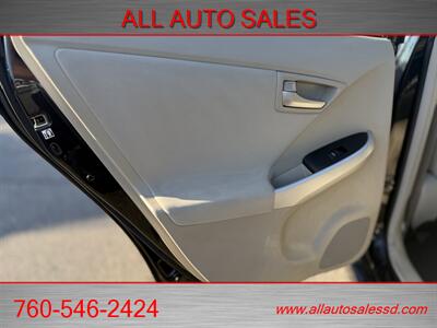 2014 Toyota Prius Three   - Photo 28 - Escondido, CA 92029