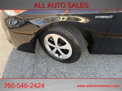2014 Toyota Prius Three   - Photo 11 - Escondido, CA 92029