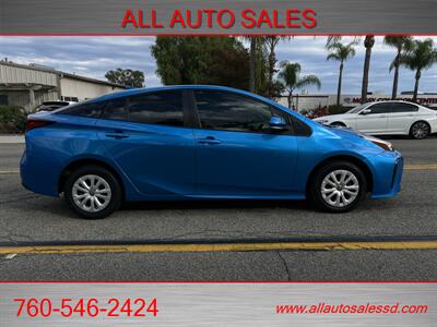 2021 Toyota Prius L Eco   - Photo 9 - Escondido, CA 92029