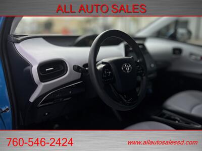 2021 Toyota Prius L Eco   - Photo 15 - Escondido, CA 92029