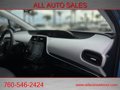2021 Toyota Prius L Eco   - Photo 22 - Escondido, CA 92029