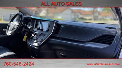 2016 Toyota Sienna SE Premium 8-Passenger - Photo 20 - Escondido, CA 92029