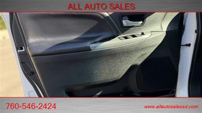 2016 Toyota Sienna SE Premium 8-Passenger - Photo 31 - Escondido, CA 92029