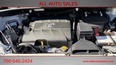 2016 Toyota Sienna SE Premium 8-Passenger - Photo 33 - Escondido, CA 92029