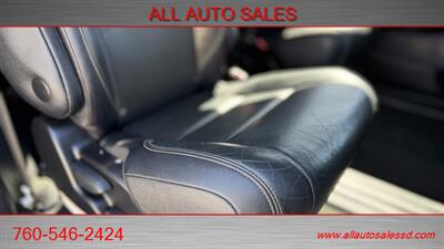 2016 Toyota Sienna SE Premium 8-Passenger - Photo 25 - Escondido, CA 92029
